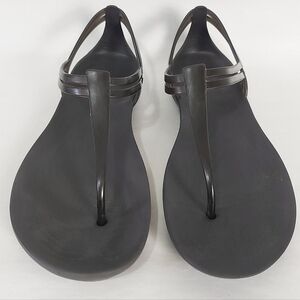 Crocs Women Isabella T-strap Sandal Size 7 Black Thong Comfy Summer Slippers
